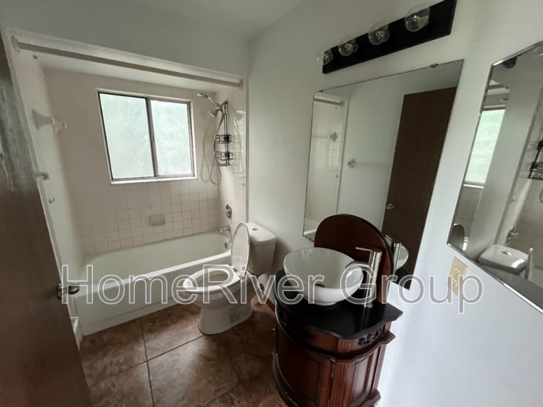 Building Photo - 3155 Boxelder St