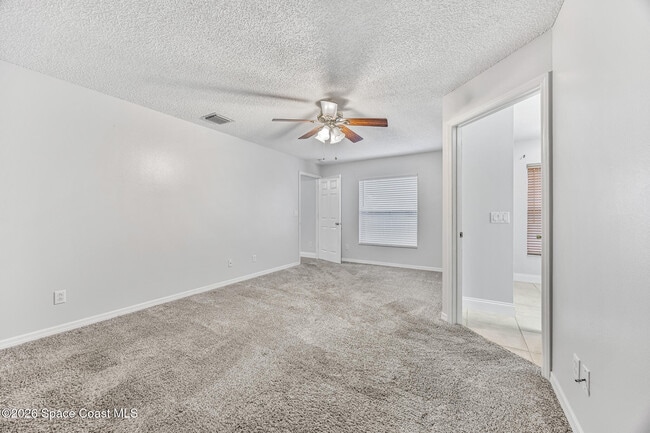 Building Photo - 6185 Degan Rd