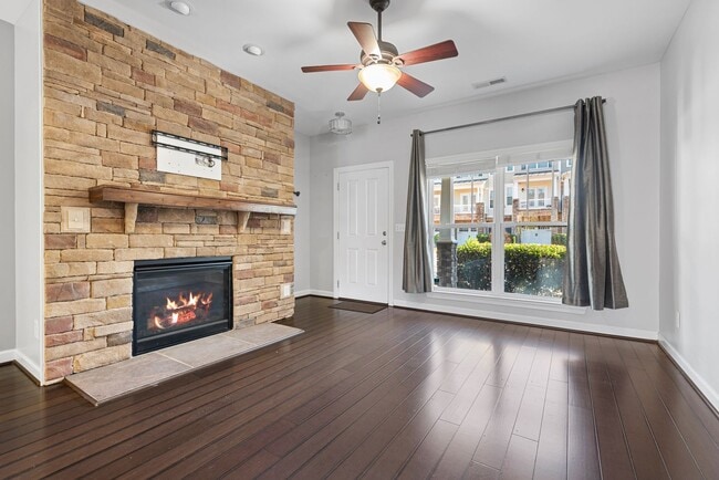 Building Photo - $500 Off First Month's Rent! Two-Story Townhome Near RDU Airport!