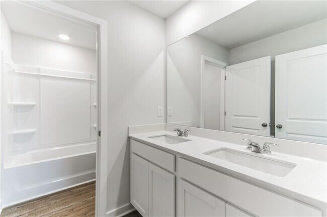 Building Photo - 727 Ruddy Dr