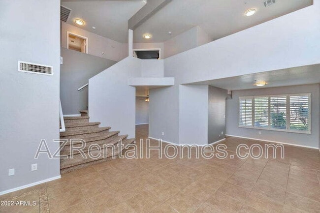 Building Photo - 8782 E Pinchot Ave