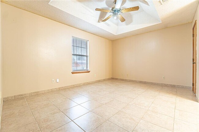 Building Photo - 1318 W Lela St