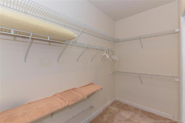 Building Photo - 3510 SE Cambridge Dr