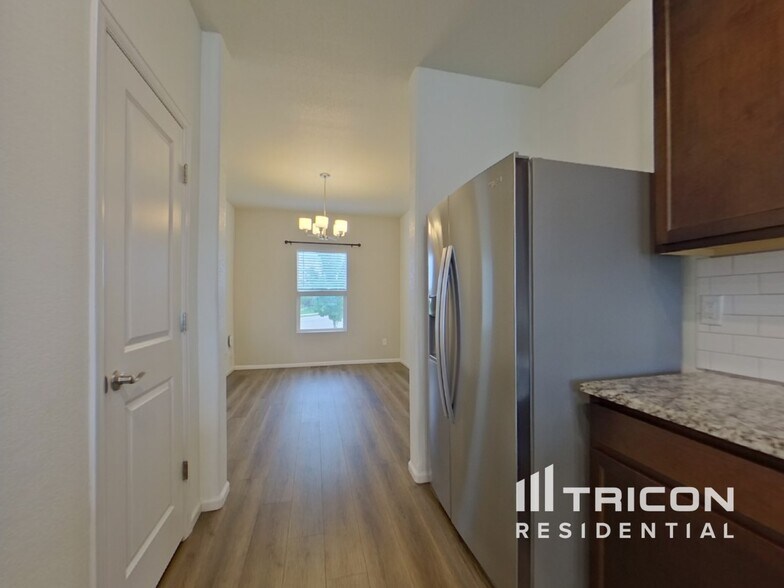Building Photo - 7115 Shavano Cir