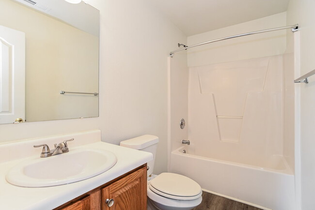 Building Photo - 920 Almora Dr