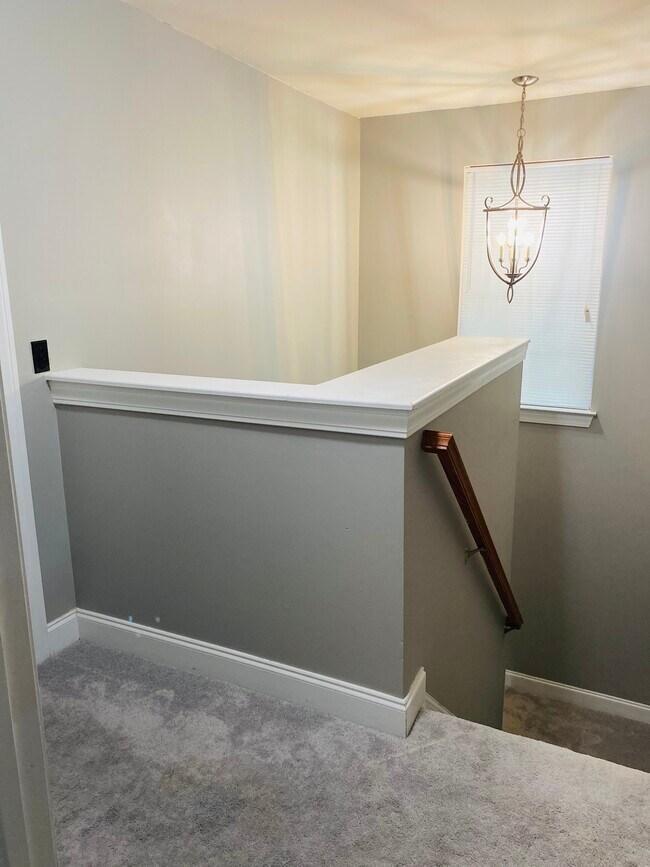 Building Photo - 9035 Parlor Dr