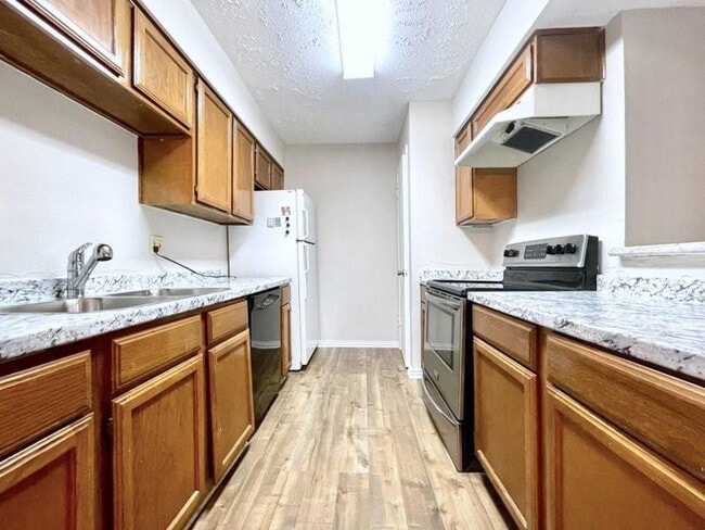 Building Photo - 10555 Turtlewood Ct