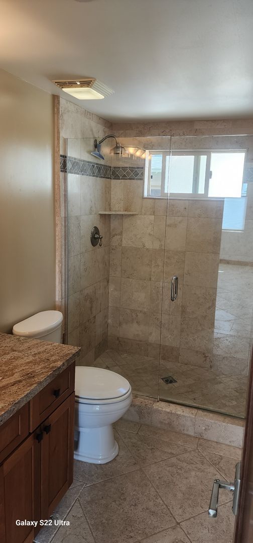 Building Photo - Spacious and freshly updated 2 bedroom, 2 ...