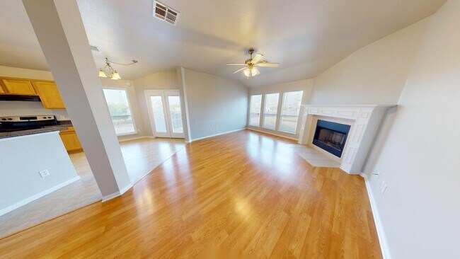 Building Photo - 601 Cattail Cir