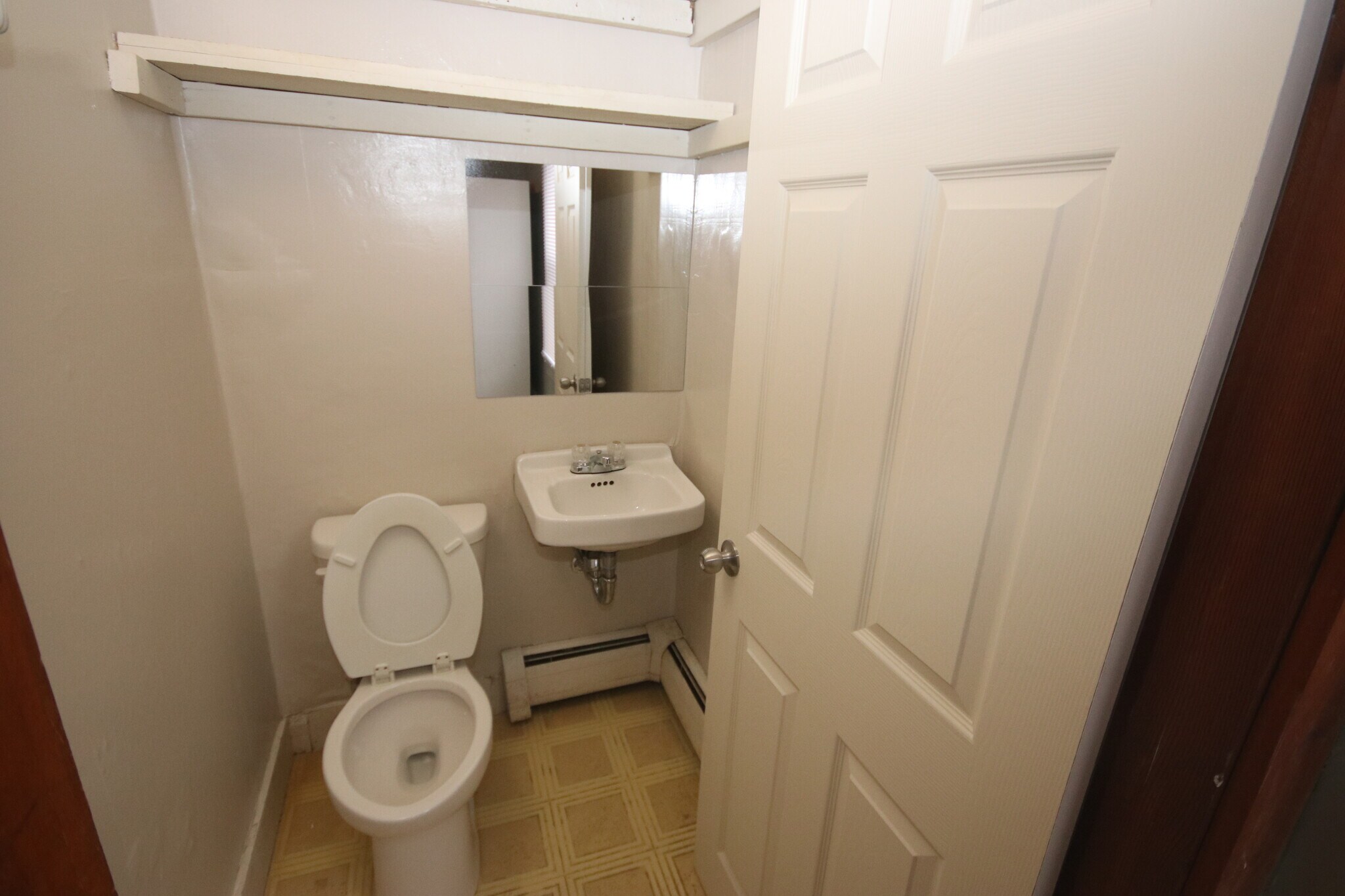 Primary Bdrm Ensuite Half Bathrm - 43 Congregational St