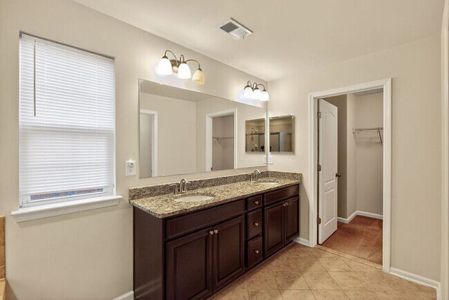 Building Photo - 11530 Sulphur Hills Pl