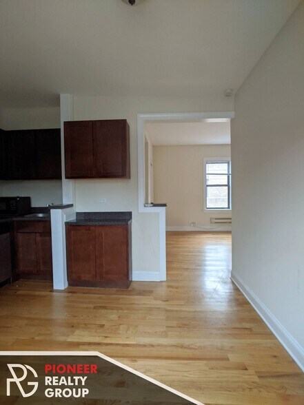 Building Photo - 3721 N Pine Grove Ave