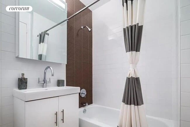 Building Photo - 20 Exchange Pl