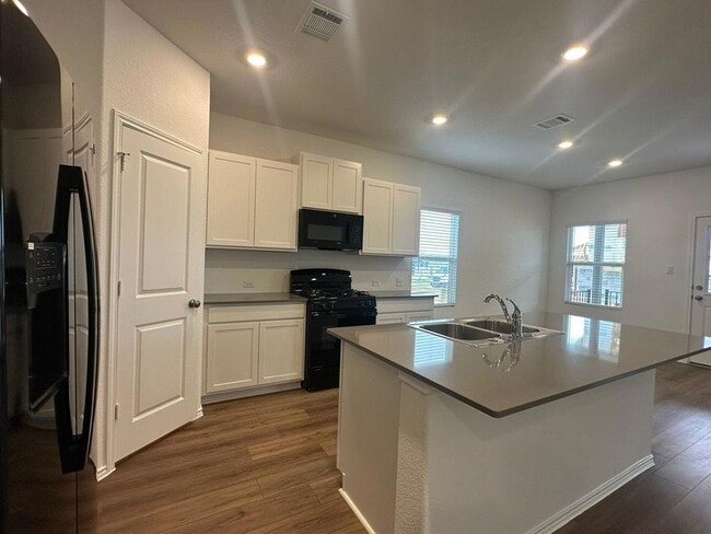 Building Photo - 228 Jeffers