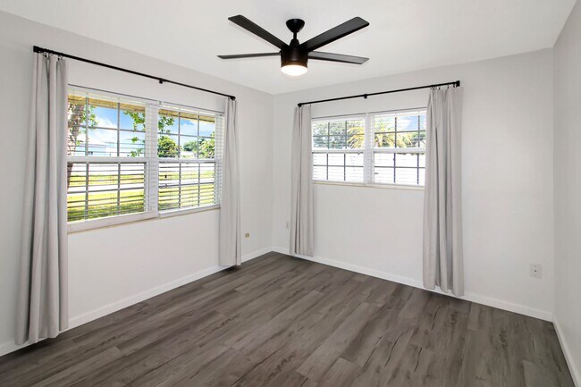 Building Photo - East Gate Annual Home for Rent