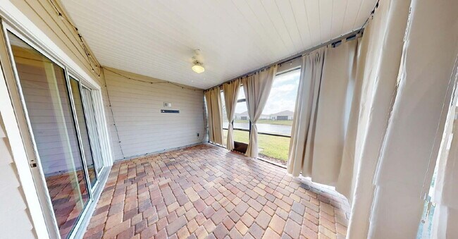 Building Photo - 3965 Cloverdale Ct