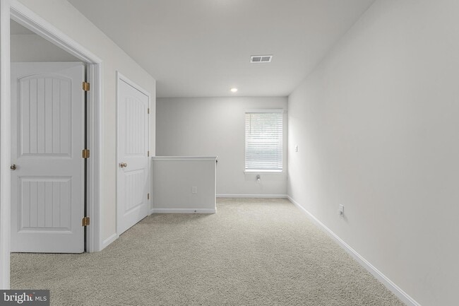 Building Photo - 459 Currant Cir