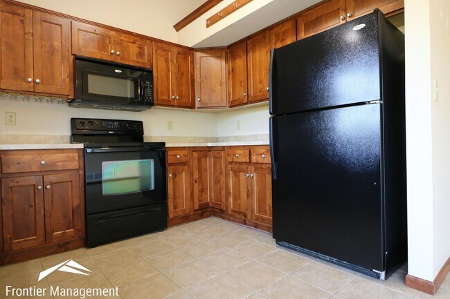 Building Photo - Gorgeous Duplex with Amazing View Off of Scenic Drive!