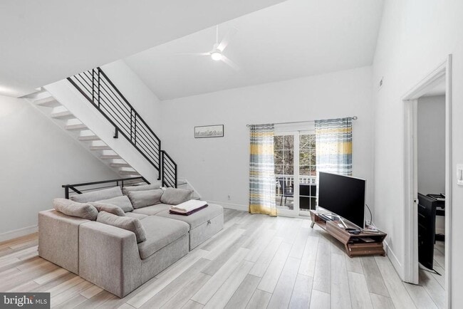 Building Photo - 3904 Fenwick Ln