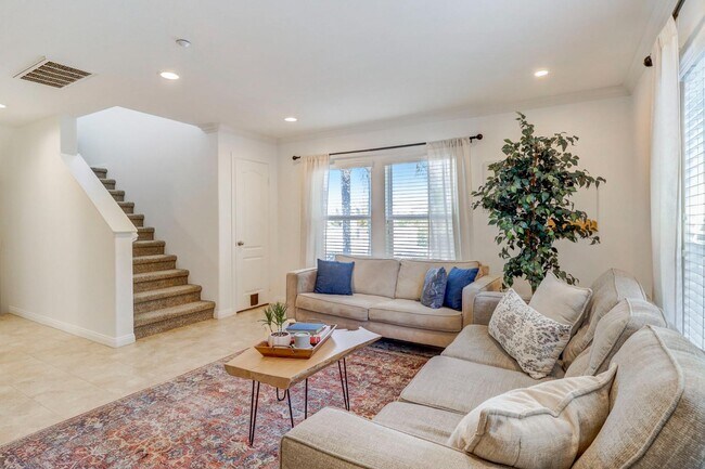 Building Photo - 3504 Shoreline Bluff Ln