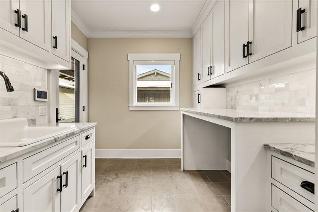 Building Photo - 6842 Merrilee Ln