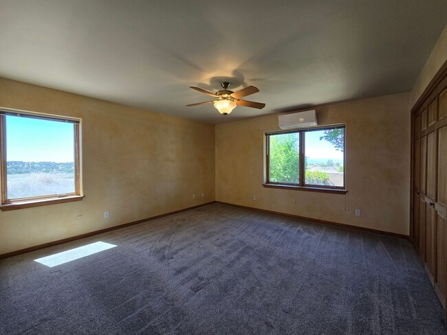 Building Photo - 4 Alma Ct