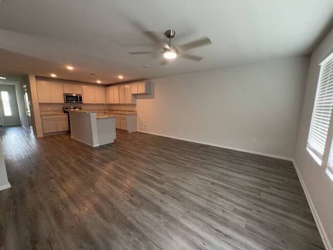 Building Photo - 505 Hines Ave