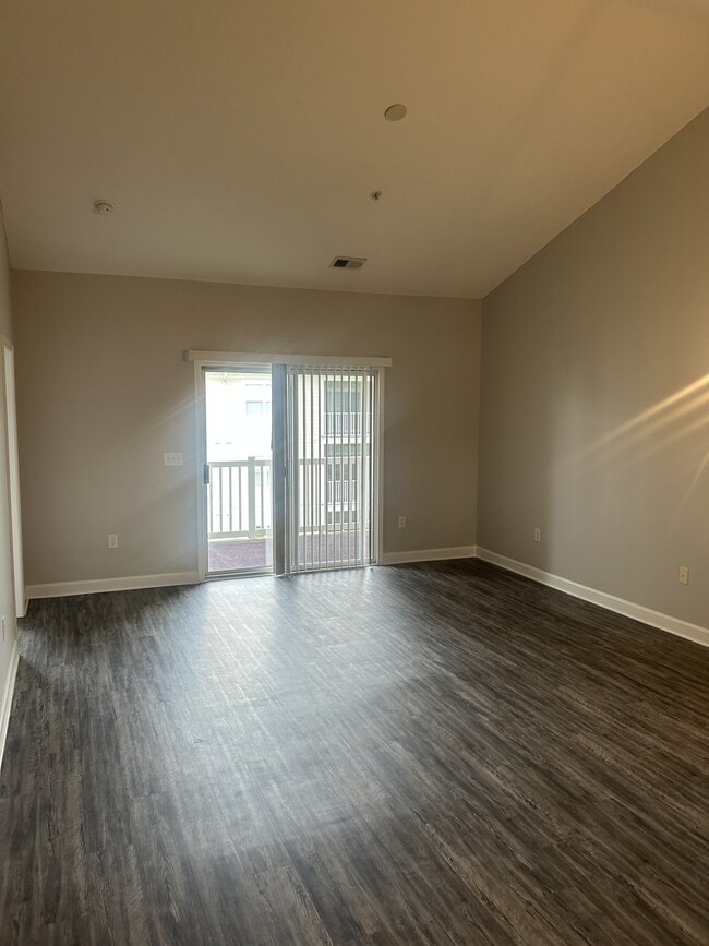 Building Photo - 805 Crumpet Ct