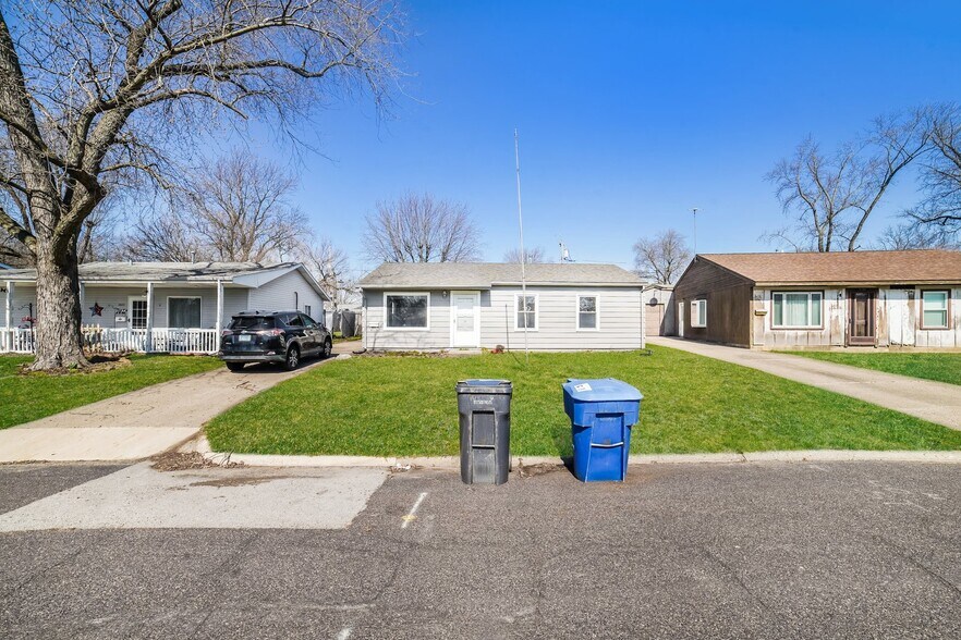 Building Photo - 1609 Koch St