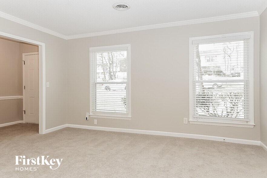 Building Photo - 4603 Chaucer Dr