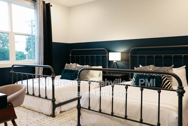 Building Photo - 11 N Hill St