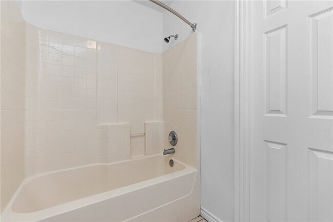 Building Photo - 3511 Farah Dr