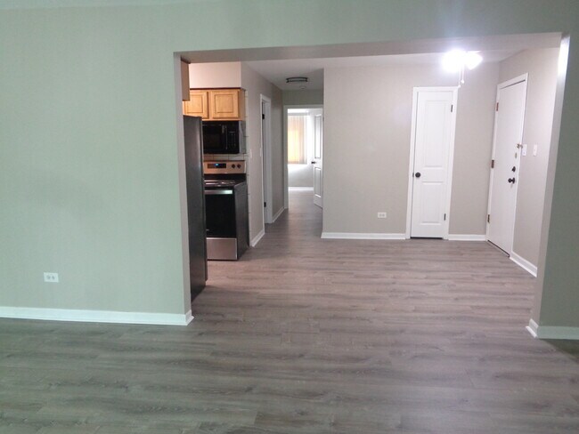 Building Photo - 9729 S Ridgeland Ave