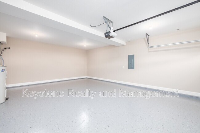 Building Photo - 808 Lillian Grace Dr