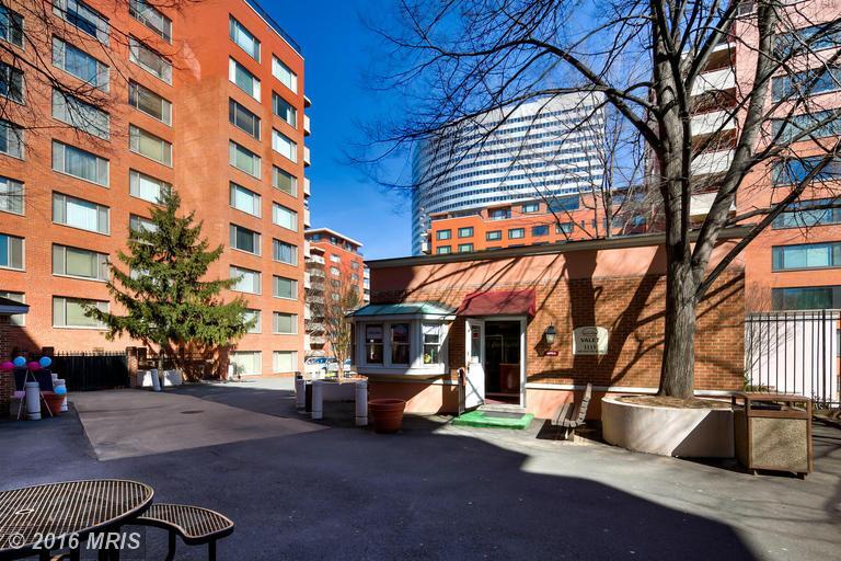 Community - 1021 Arlington Blvd