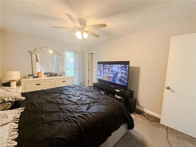 Building Photo - 1370 Worstead Dr