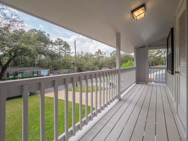 Building Photo - APPLY NOW