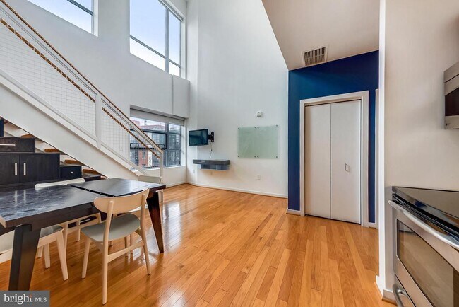 Building Photo - 1414 Belmont St NW