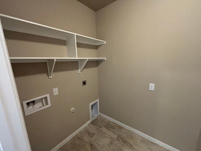 Building Photo - 7717 Hickman St