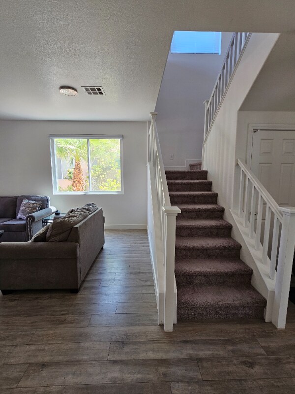 Building Photo - 2273 Surrey Meadows Ave