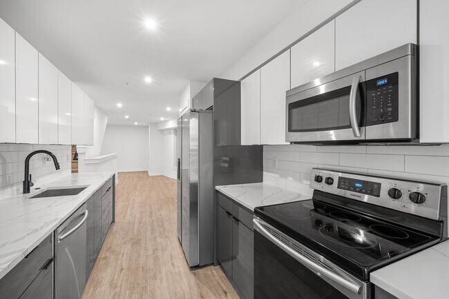 Building Photo - 933 N 29th St