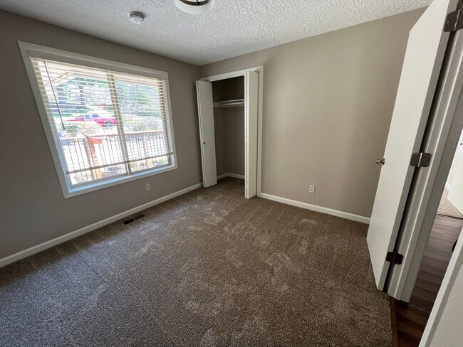 Building Photo - Beautiful Newly Renovated 3 Bedroom Home *1st Month FREE!!*