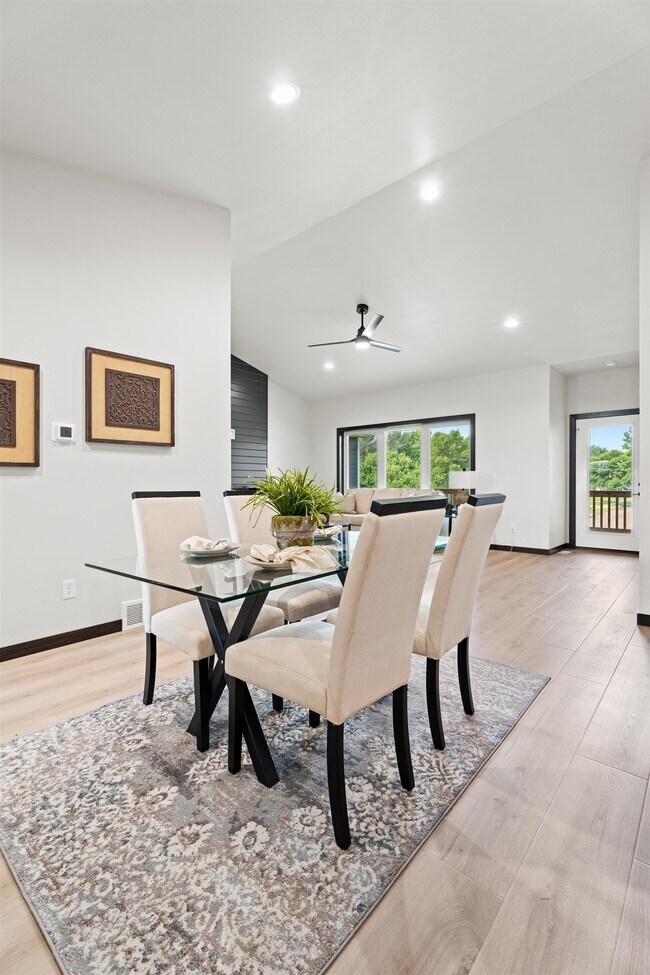 Building Photo - 1107 S Foss Ave