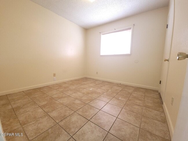 Building Photo - 240 Ferrari Ct