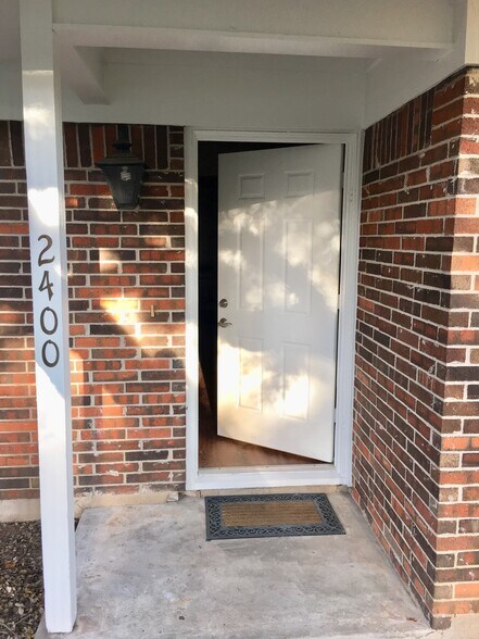 Building Photo - 2400 Dijon Dr