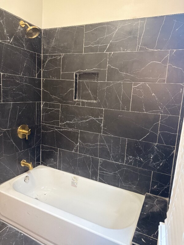 Building Photo - 1629 Netherwood Ave