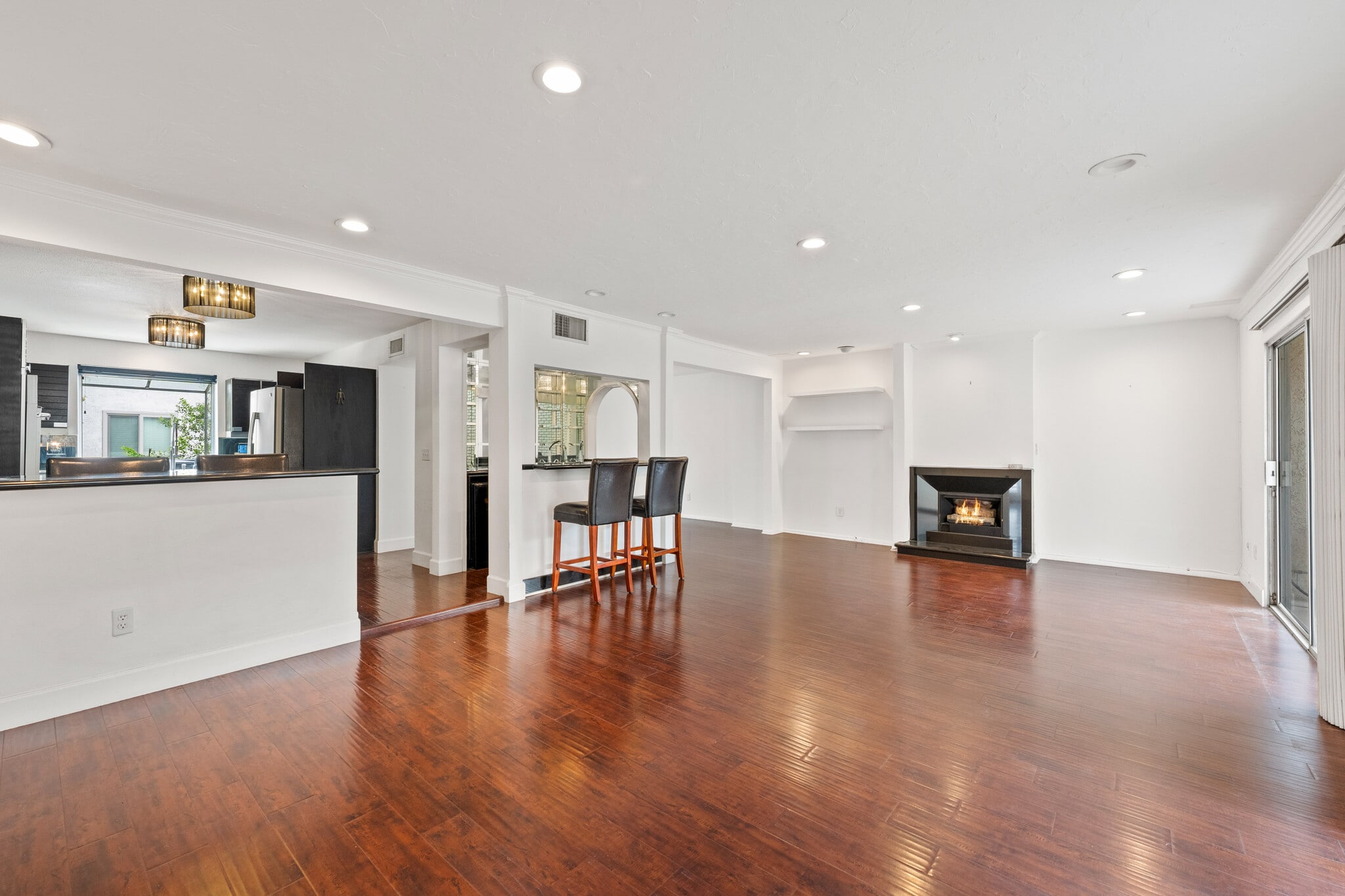 Building Photo - 5323 Coldwater Canyon Ave