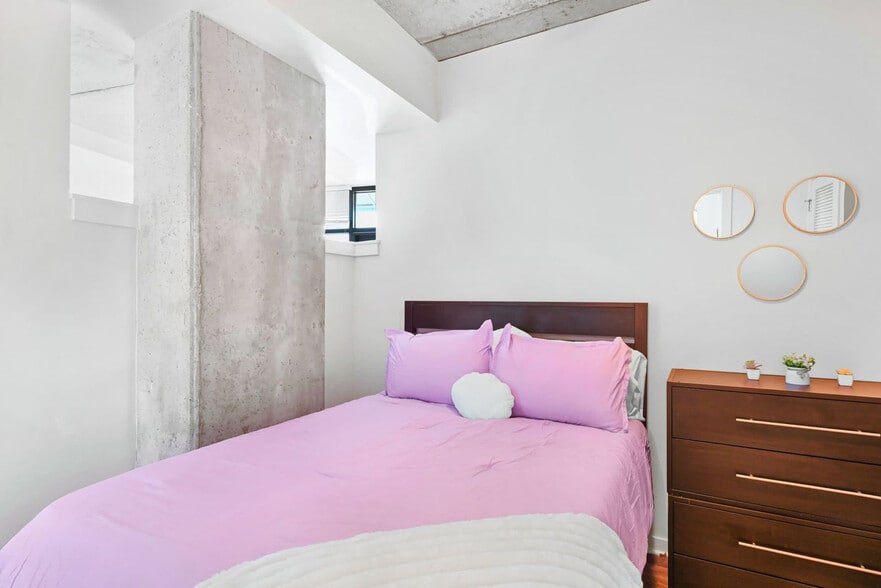 Building Photo - 28 Woolfe St