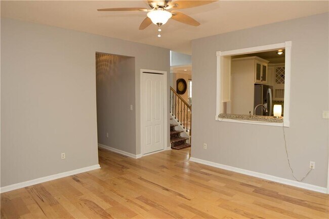 Building Photo - 5025 Baywood Dr