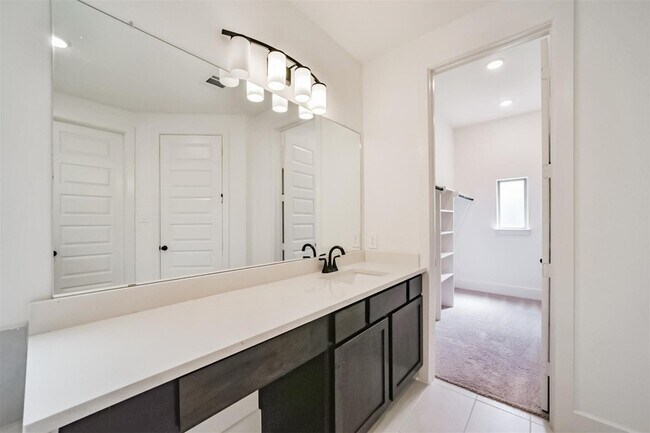 Building Photo - 17794 Misty Brk Ln